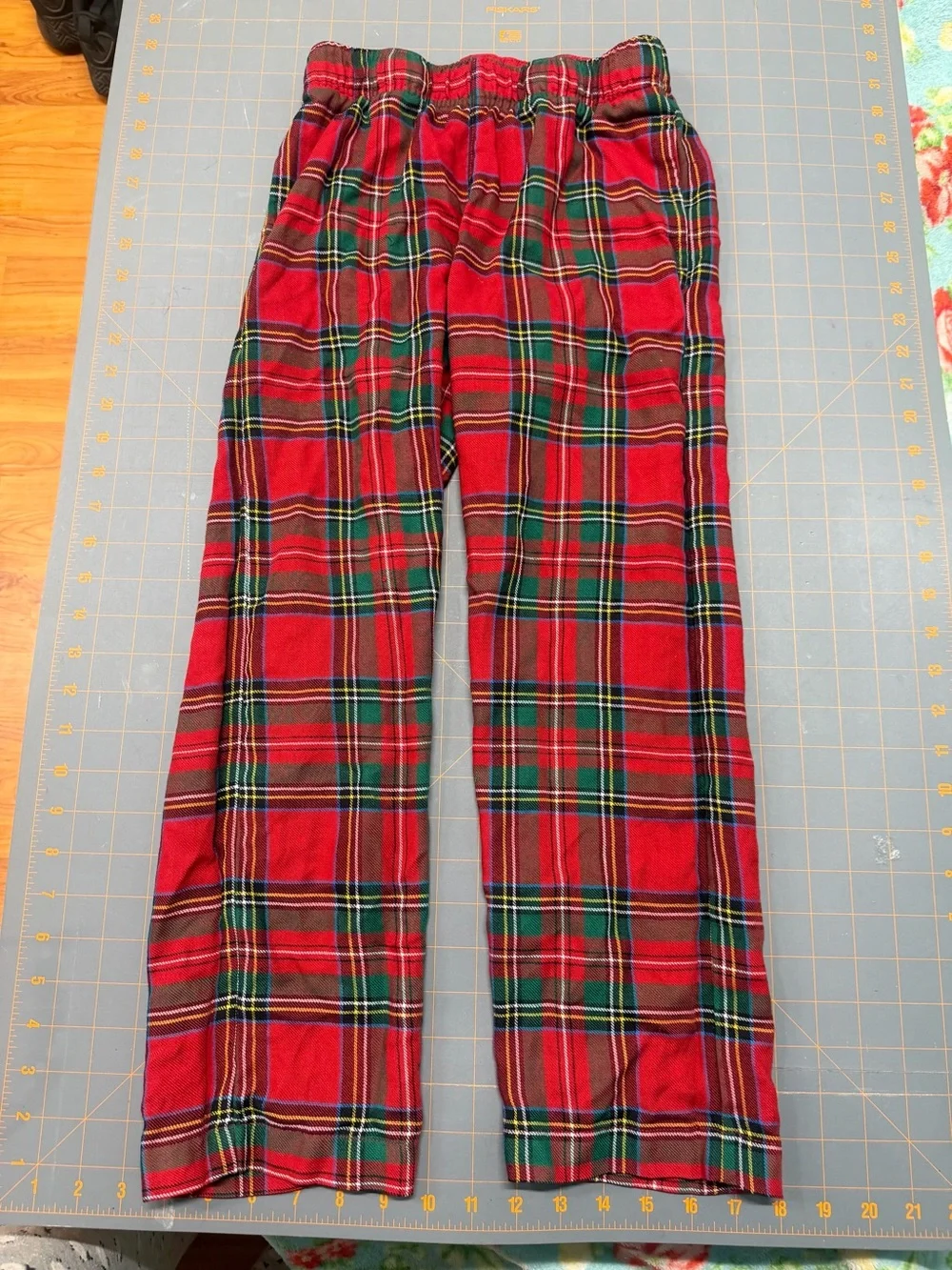 Classic Red Plaid Kids Pajama Set old navy M (8)